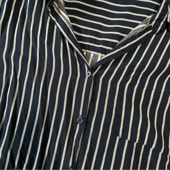 Striped button up blouse - Picture 4 of 5